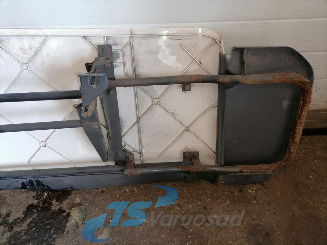 Scania Scania kabiini tuulesuunaja, vasak külg 1534039 - 공기역학/ 스포일러 트럭 용 : 사진 5 Scania Scania kabiini tuulesuunaja, vasak külg 1534039 - 공기역학/ 스포일러 트럭 용 : 사진 5