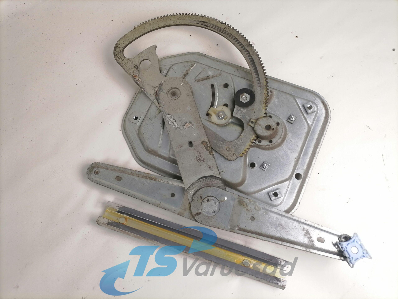 Scania Side window lifting mechanism 2572351 - 창문 및 부품 트럭 용 : 사진 1 Scania Side window lifting mechanism 2572351 - 창문 및 부품 트럭 용 : 사진 1