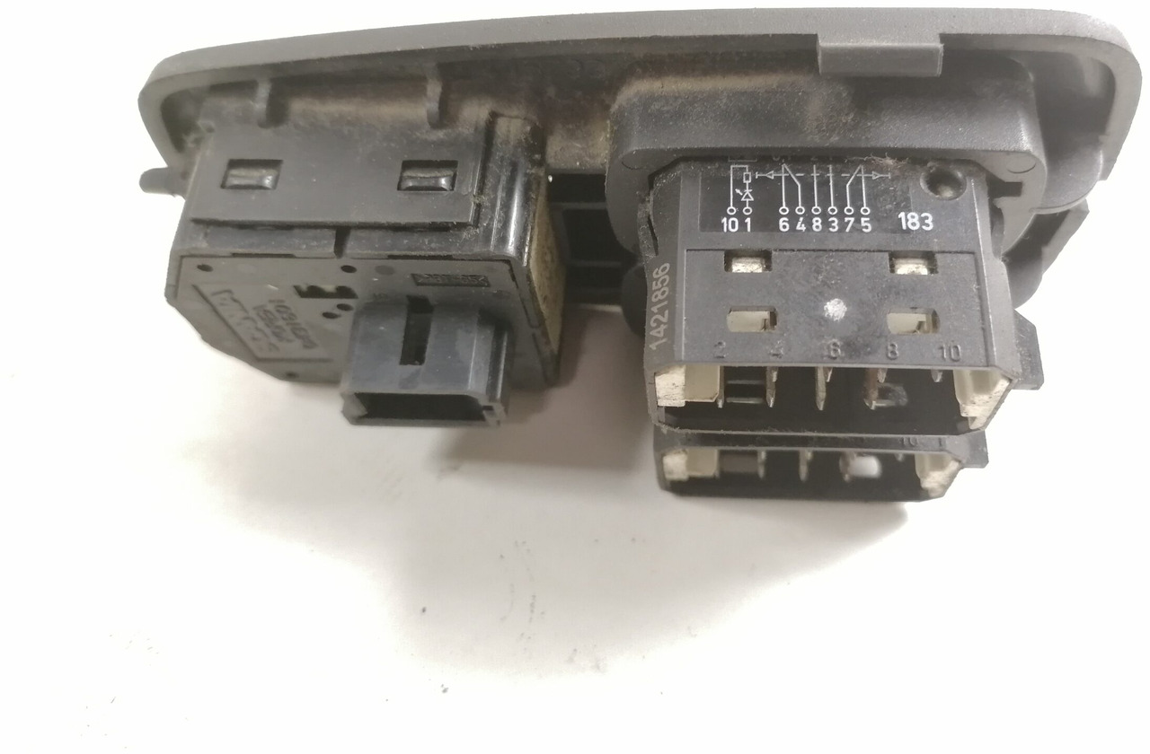 Scania switch 1863514 - 운전실 트럭 용 : 사진 5 Scania switch 1863514 - 운전실 트럭 용 : 사진 5