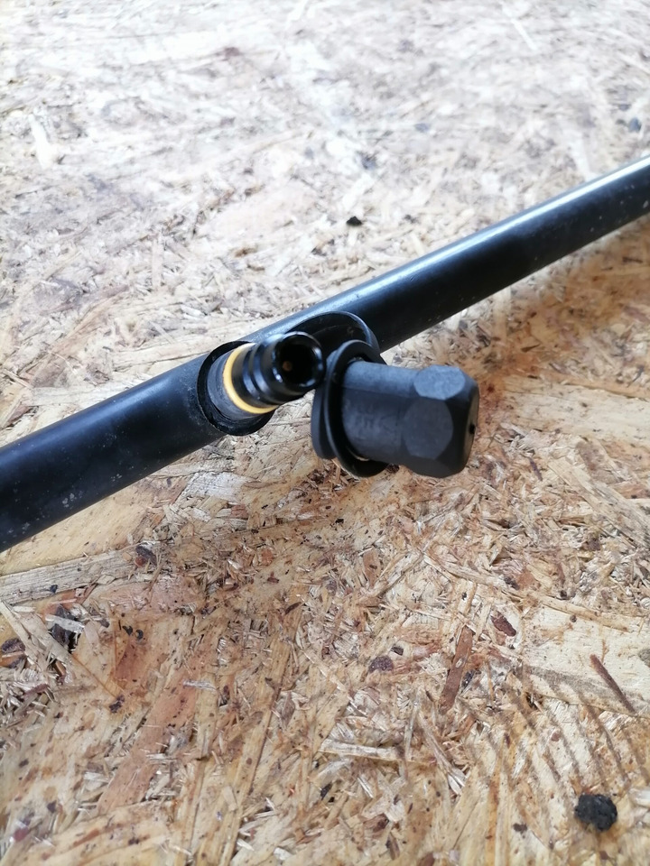 Volvo A/C pipe 20498305 - 난방/ 환기 트럭 용 : 사진 4 Volvo A/C pipe 20498305 - 난방/ 환기 트럭 용 : 사진 4
