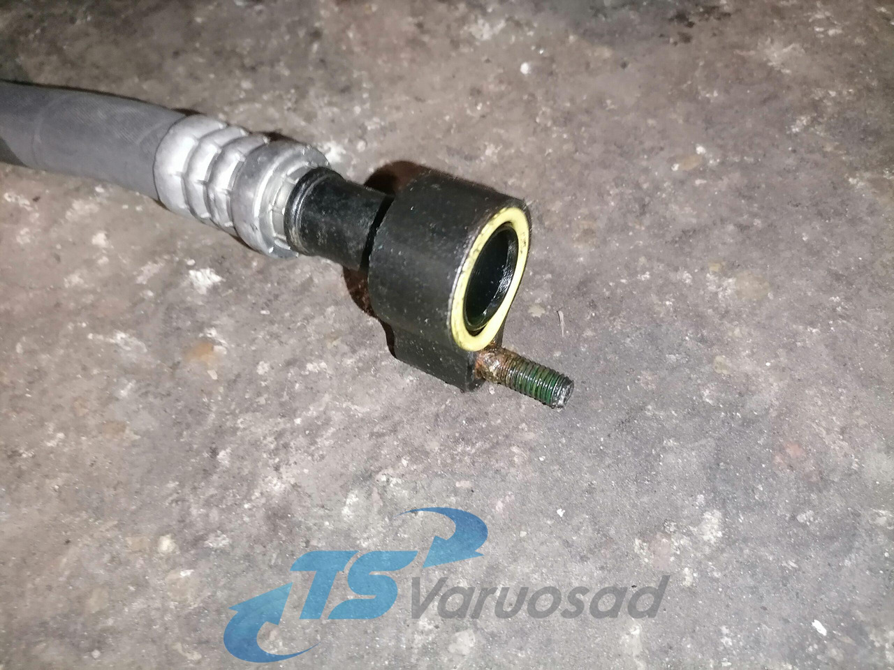 Volvo A/C pipe 82331894 - 난방/ 환기 트럭 용 : 사진 4 Volvo A/C pipe 82331894 - 난방/ 환기 트럭 용 : 사진 4