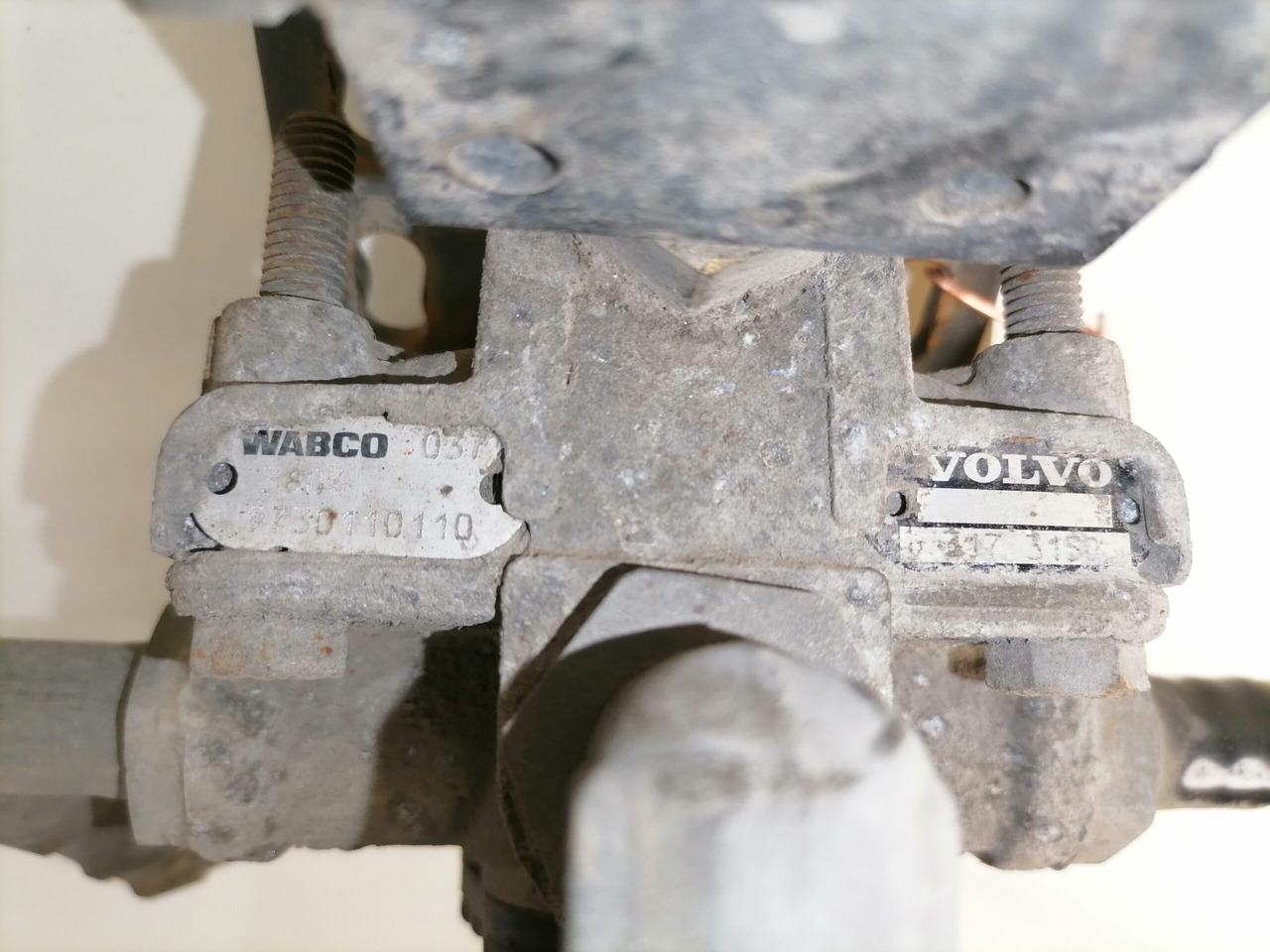 Volvo Air pressure control valve 3173150 - 브레이크 밸브 트럭 용 : 사진 3 Volvo Air pressure control valve 3173150 - 브레이크 밸브 트럭 용 : 사진 3