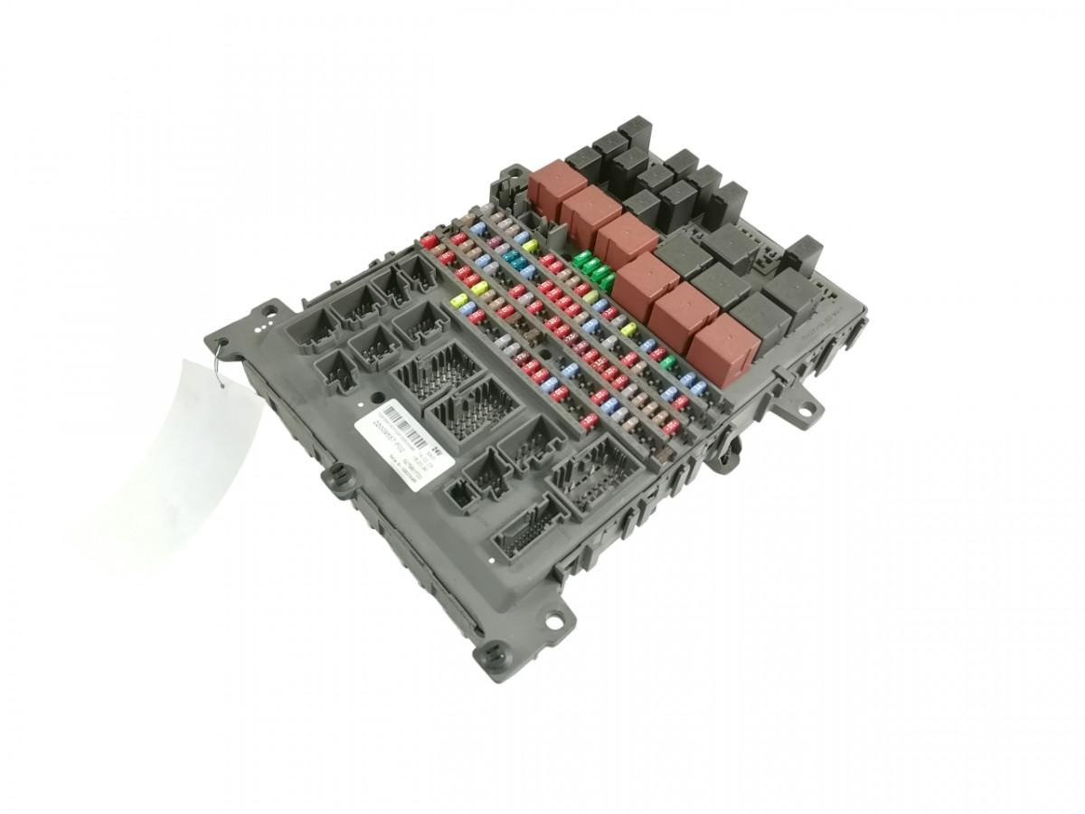 Volvo Central electric unit 22009557 - 퓨즈 트럭 용 : 사진 1 Volvo Central electric unit 22009557 - 퓨즈 트럭 용 : 사진 1