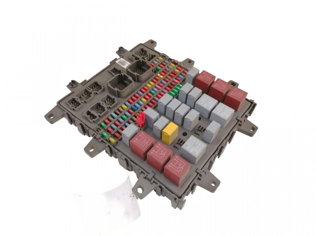Volvo Central electric unit 5010590677 - 퓨즈 트럭 용 : 사진 1 Volvo Central electric unit 5010590677 - 퓨즈 트럭 용 : 사진 1