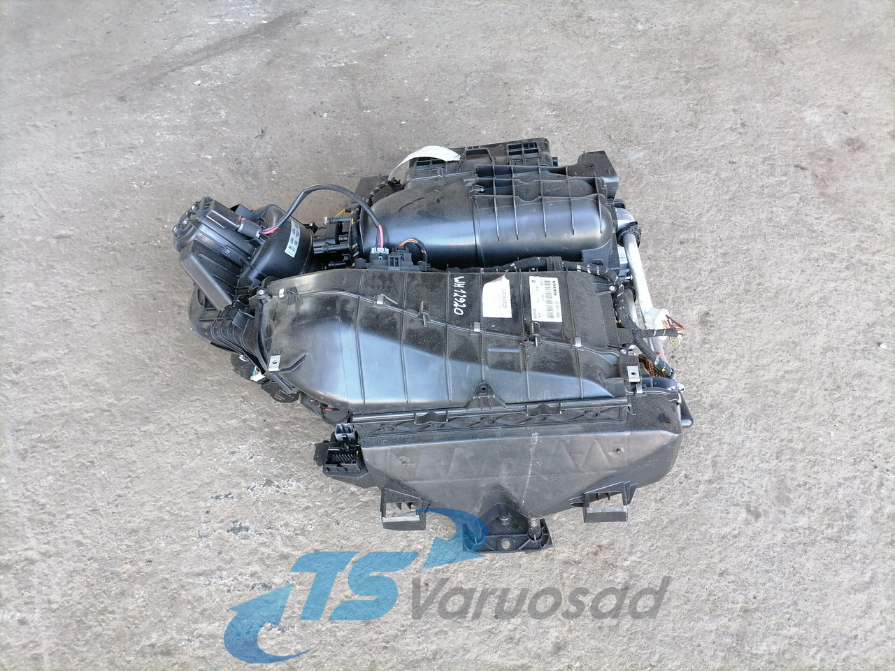 Volvo Heating unit 84164529 - 범용 부품 트럭 용 : 사진 4 Volvo Heating unit 84164529 - 범용 부품 트럭 용 : 사진 4