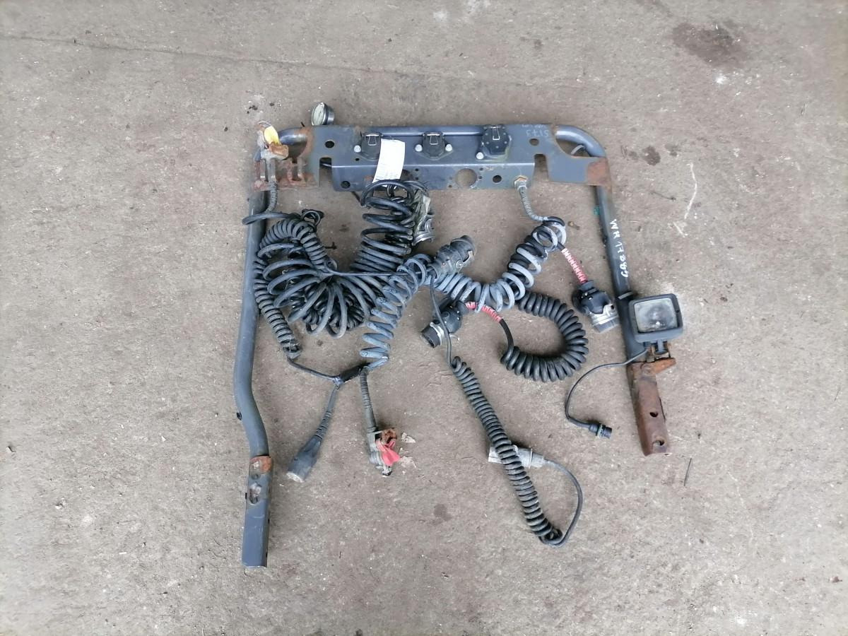 Volvo Kabiini tagune haagise pistikute kinnitusraam 1629142 - 프레임/ 시 트럭 용 : 사진 3 Volvo Kabiini tagune haagise pistikute kinnitusraam 1629142 - 프레임/ 시 트럭 용 : 사진 3