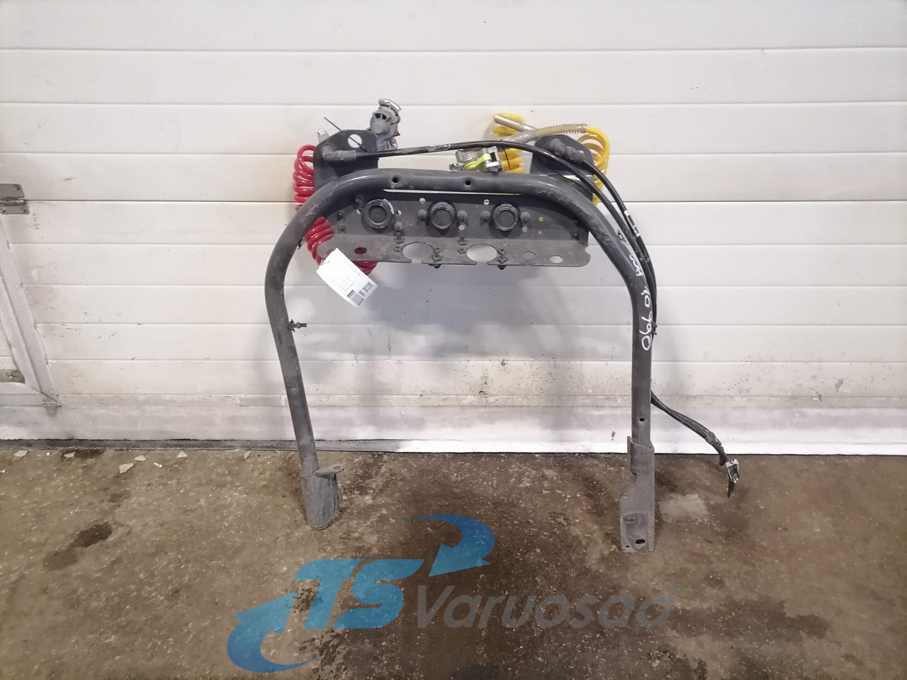 Volvo Kabiini tagune haagise pistikute kinnitusraam 21790555 - 프레임/ 시 트럭 용 : 사진 2 Volvo Kabiini tagune haagise pistikute kinnitusraam 21790555 - 프레임/ 시 트럭 용 : 사진 2