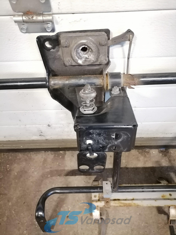 Volvo Kabiini tuulesuunaja kandur 82211420 - 범용 부품 트럭 용 : 사진 5 Volvo Kabiini tuulesuunaja kandur 82211420 - 범용 부품 트럭 용 : 사진 5