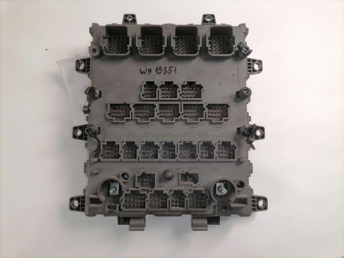 Volvo Kaitsmepaneel 7421045777 - 퓨즈 트럭 용 : 사진 4 Volvo Kaitsmepaneel 7421045777 - 퓨즈 트럭 용 : 사진 4