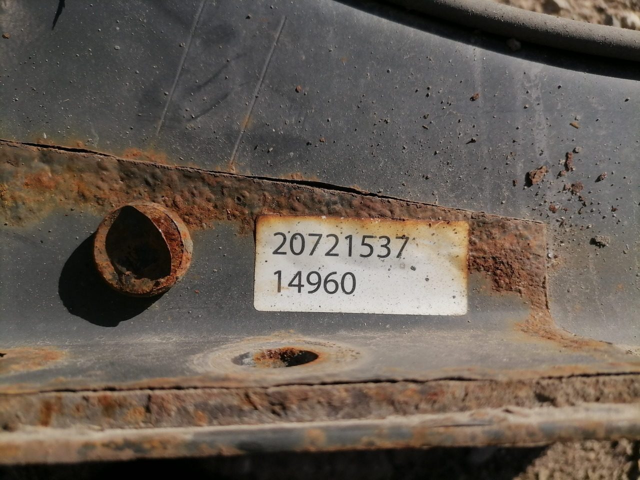 Volvo Kütusepaagi kandur, Volvo 20721537 - 연료 탱크 트럭 용 : 사진 2 Volvo Kütusepaagi kandur, Volvo 20721537 - 연료 탱크 트럭 용 : 사진 2