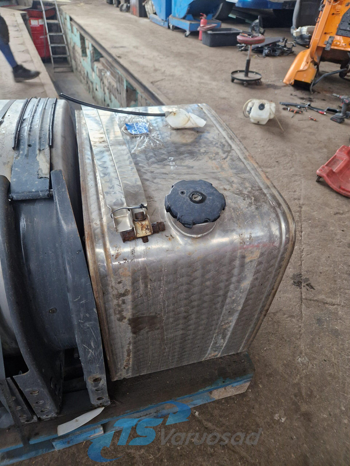 Volvo Kütusepaak 200L 12345 - 연료 탱크 트럭 용 : 사진 4 Volvo Kütusepaak 200L 12345 - 연료 탱크 트럭 용 : 사진 4