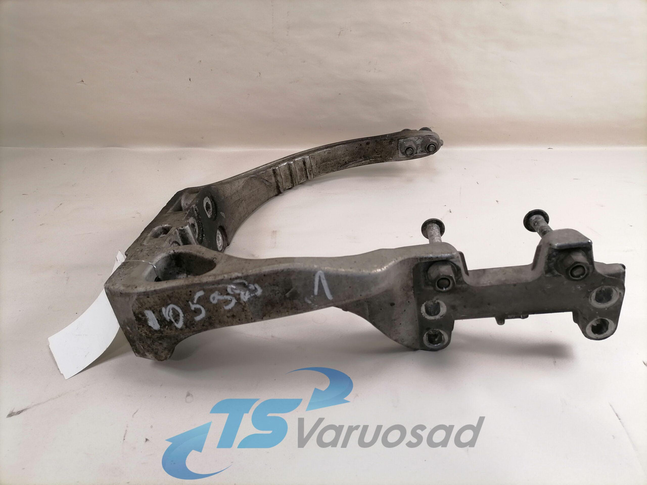Volvo Muffler carrier 22495194 - 머플러 트럭 용 : 사진 2 Volvo Muffler carrier 22495194 - 머플러 트럭 용 : 사진 2