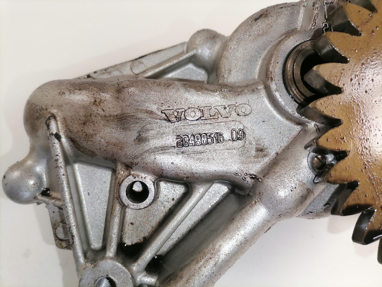 Volvo Oil pump 20498516 - 오일 펌프 트럭 용 : 사진 2 Volvo Oil pump 20498516 - 오일 펌프 트럭 용 : 사진 2