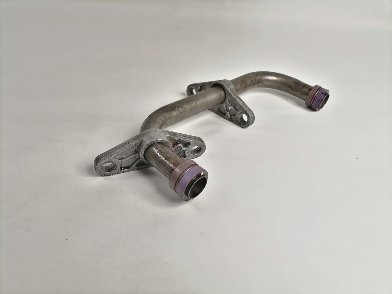 Volvo Oil pump pipe 20498189 - 오일 펌프 트럭 용 : 사진 1 Volvo Oil pump pipe 20498189 - 오일 펌프 트럭 용 : 사진 1