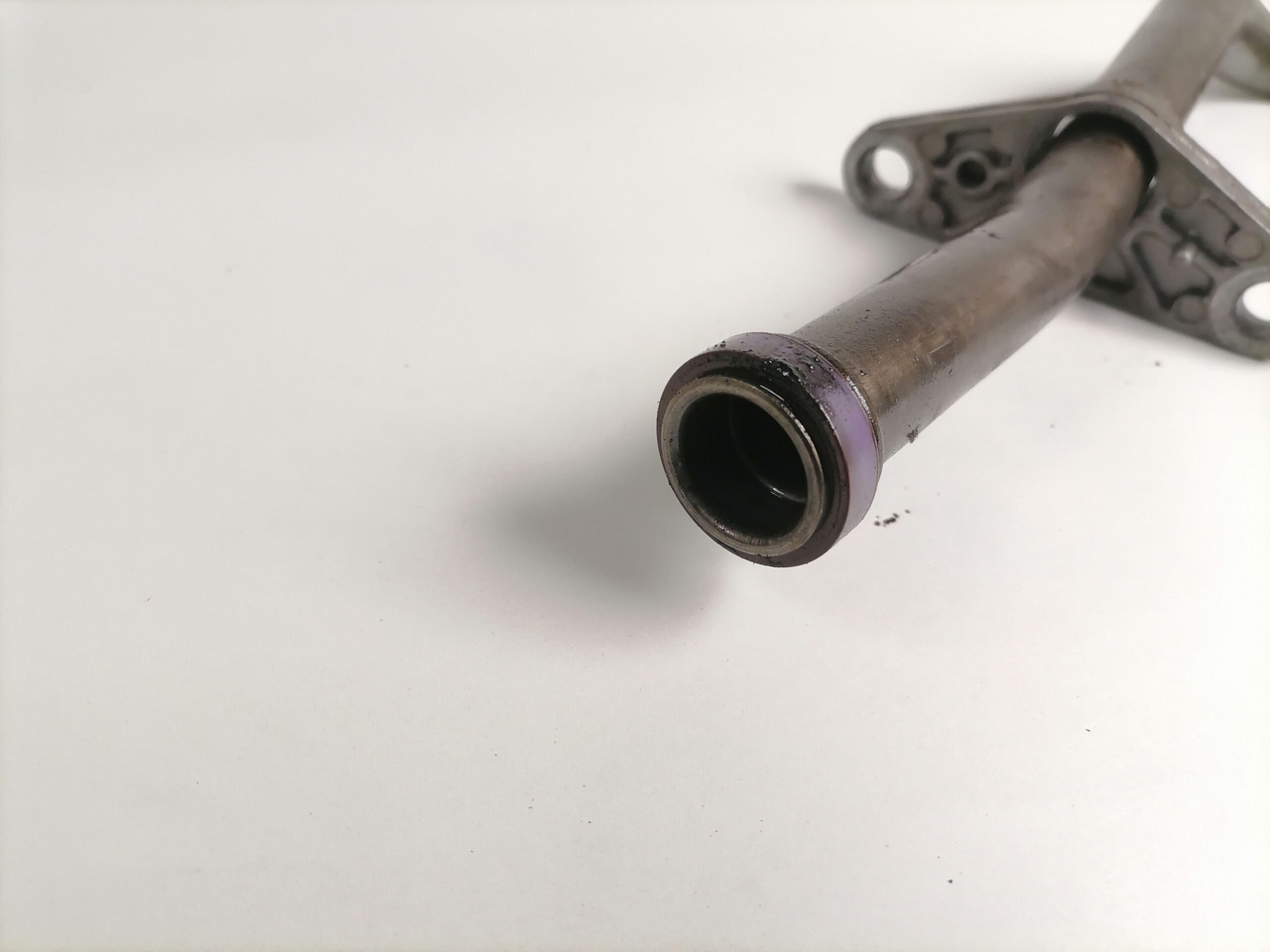 Volvo Oil pump pipe 20501240 - 오일 펌프 트럭 용 : 사진 2 Volvo Oil pump pipe 20501240 - 오일 펌프 트럭 용 : 사진 2