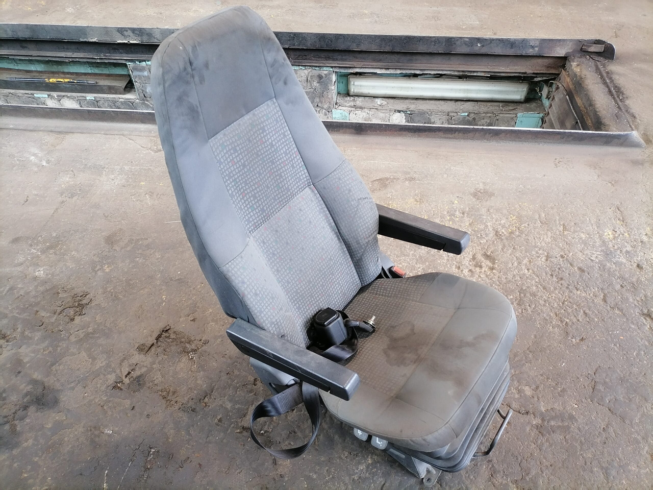 Volvo Passenger seat 20591478 - 좌석 트럭 용 : 사진 2 Volvo Passenger seat 20591478 - 좌석 트럭 용 : 사진 2