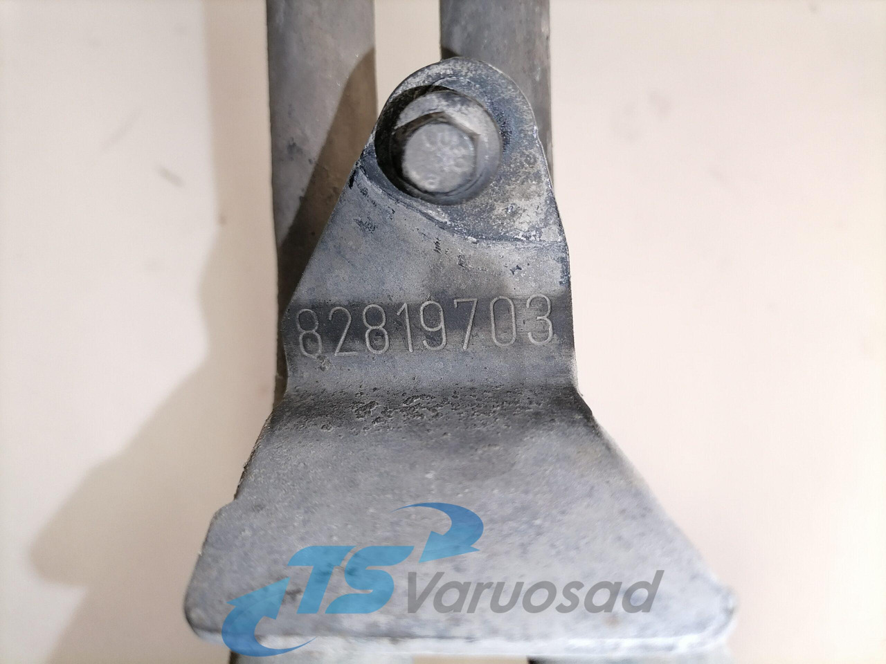 Volvo Salongisoojendus torud 82819703 - 난방/ 환기 트럭 용 : 사진 3 Volvo Salongisoojendus torud 82819703 - 난방/ 환기 트럭 용 : 사진 3