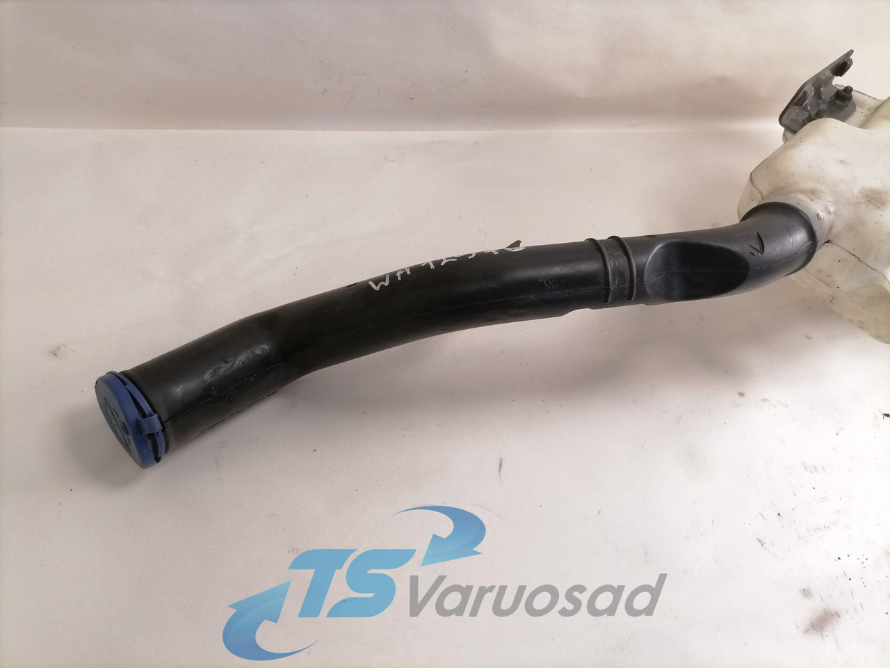 Volvo Windscreen washer fluid tank 84092259 - 와이퍼 트럭 용 : 사진 3 Volvo Windscreen washer fluid tank 84092259 - 와이퍼 트럭 용 : 사진 3
