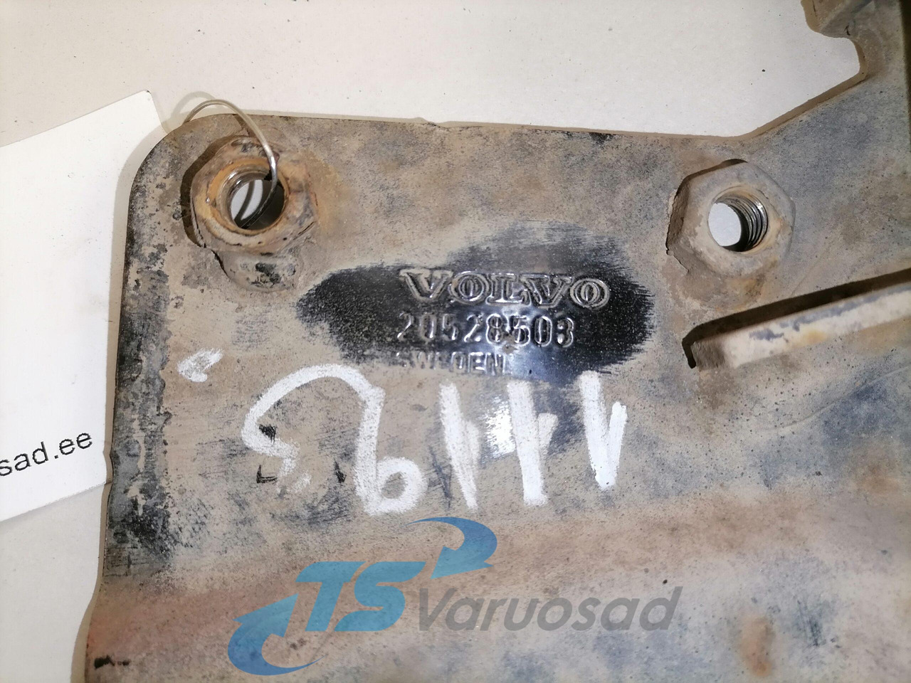 Volvo lower grille carrier hinge 20528503 - 그릴 트럭 용 : 사진 2 Volvo lower grille carrier hinge 20528503 - 그릴 트럭 용 : 사진 2