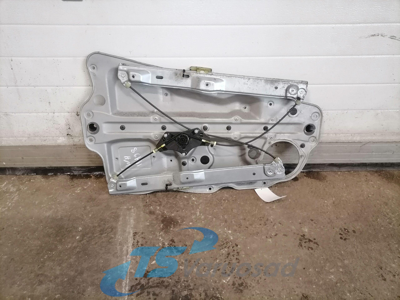 Volvo window mechanism 84225944 - 도어 및 부품 트럭 용 : 사진 1 Volvo window mechanism 84225944 - 도어 및 부품 트럭 용 : 사진 1