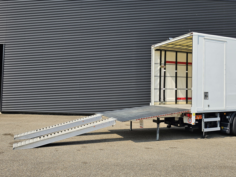 MAN TGM 26.320 / 6x2-4 / LBW / 6000kg TAIL LIFT - 박스 트럭 : 사진 4 MAN TGM 26.320 / 6x2-4 / LBW / 6000kg TAIL LIFT - 박스 트럭 : 사진 4