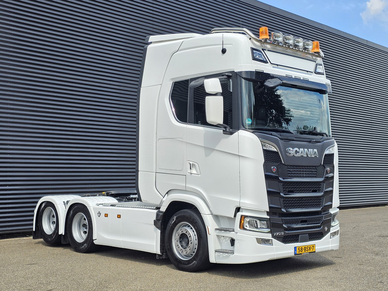 Scania S770 V8 6x2 BOOOGIE / FULL AIR / RETARDER / PARKING COOLER - 트랙터 유닛 : 사진 3 Scania S770 V8 6x2 BOOOGIE / FULL AIR / RETARDER / PARKING COOLER - 트랙터 유닛 : 사진 3