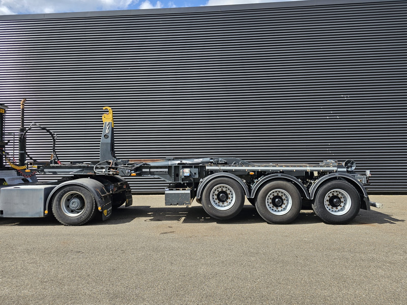 Van Bouwel 25T HOOKLIFT / ABROLKIPPER / LIFT AXLE - 컨테이너 운반 장치/ 스와프 보디 세미 트레일러 : 사진 4 Van Bouwel 25T HOOKLIFT / ABROLKIPPER / LIFT AXLE - 컨테이너 운반 장치/ 스와프 보디 세미 트레일러 : 사진 4