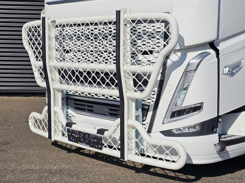 Volvo FH 540 / 6X4 / BOOGIE / RETARDER / FULL AIR / 312DKM - 트랙터 유닛 : 사진 2 Volvo FH 540 / 6X4 / BOOGIE / RETARDER / FULL AIR / 312DKM - 트랙터 유닛 : 사진 2