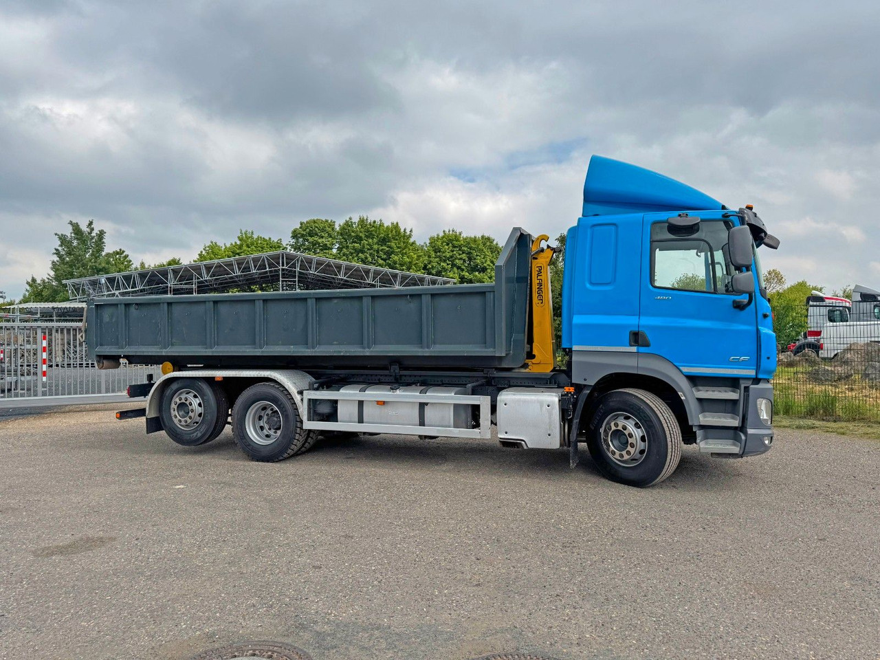 DAF CF 480 6X2 Abroller Funk 8 Stück neue Pirelli DAF CF 480 6X2 Abroller Funk 8 Stück neue Pirelli - 후크 리프트 트럭 : 사진 1 DAF CF 480 6X2 Abroller Funk 8 Stück neue Pirelli DAF CF 480 6X2 Abroller Funk 8 Stück neue Pirelli - 후크 리프트 트럭 : 사진 1