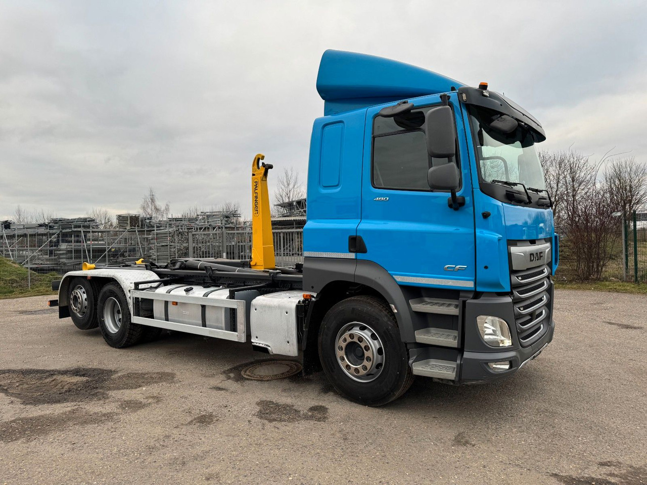 후크 리프트 트럭 DAF CF 480 6X2 Abroller Funk 8 Stück  neue Pirelli DAF CF 480 6X2 Abroller Funk 8 Stück  neue Pirelli : 사진 1