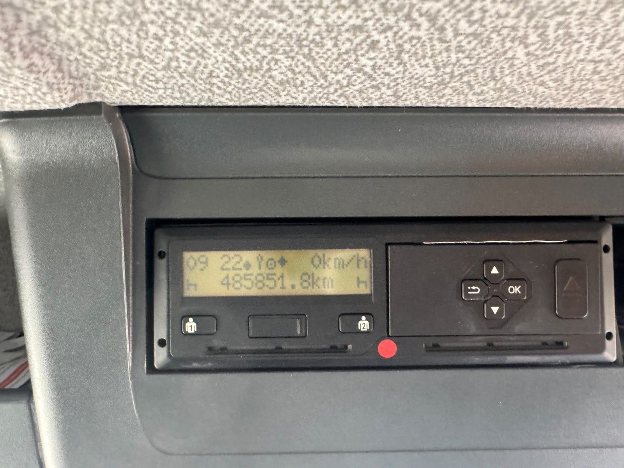 MAN 15.290 4X2 Koffer mit Hebebühne AHK - 박스 트럭 : 사진 4 MAN 15.290 4X2 Koffer mit Hebebühne AHK - 박스 트럭 : 사진 4