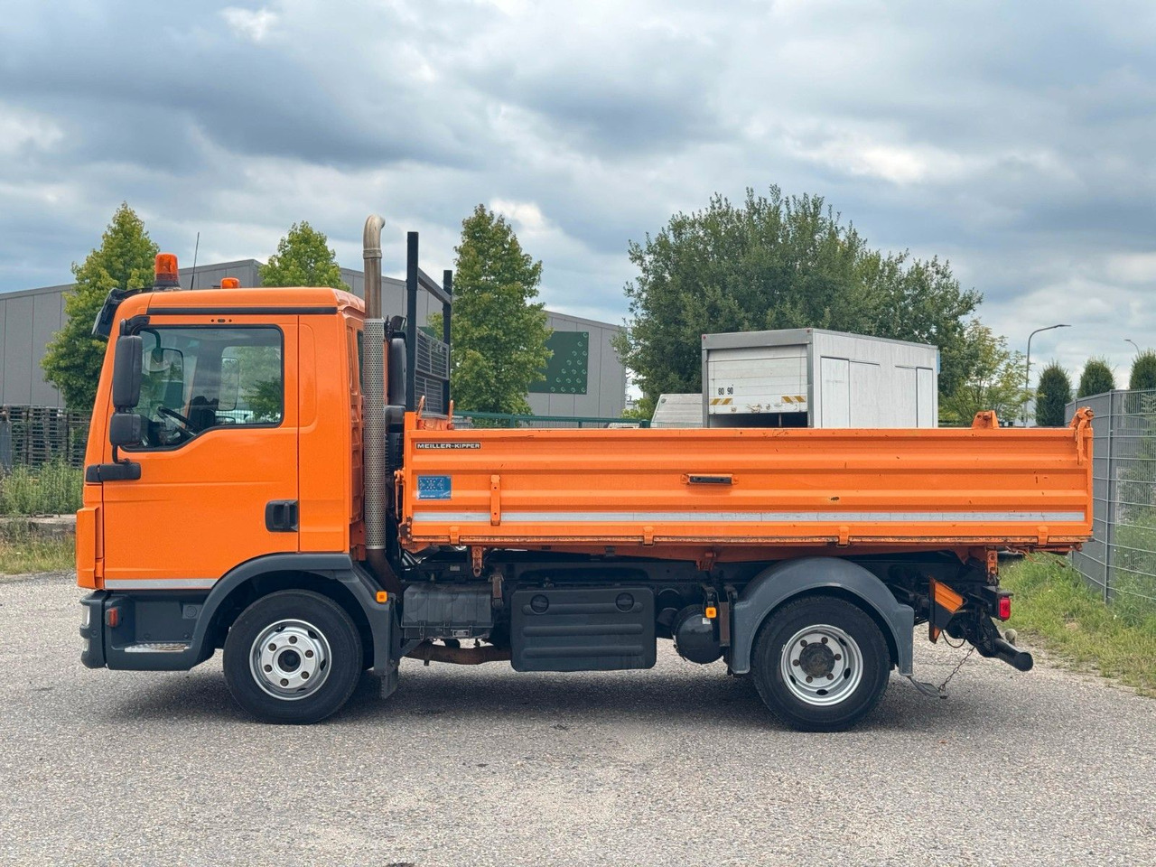 MAN 8.220 4x2 Meiller 3S. Kipper | Sperrdiff. | AHK - 덤프트럭 : 사진 3 MAN 8.220 4x2 Meiller 3S. Kipper | Sperrdiff. | AHK - 덤프트럭 : 사진 3