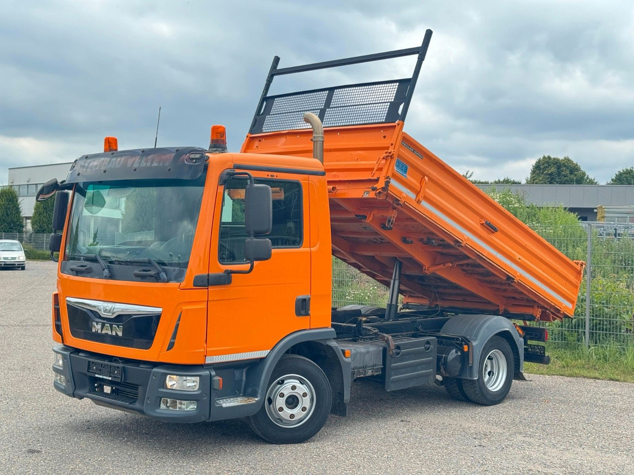 MAN 8.220 4x2 Meiller 3S. Kipper | Sperrdiff. | AHK - 덤프트럭 : 사진 1 MAN 8.220 4x2 Meiller 3S. Kipper | Sperrdiff. | AHK - 덤프트럭 : 사진 1