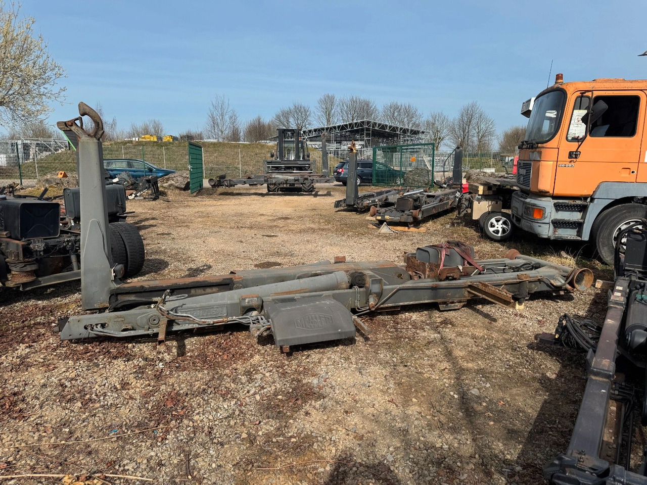 Meiller Abrollaufbau für 6X4 mit 3,90 Radstand - 후크 리프트 트럭 : 사진 4 Meiller Abrollaufbau für 6X4 mit 3,90 Radstand - 후크 리프트 트럭 : 사진 4