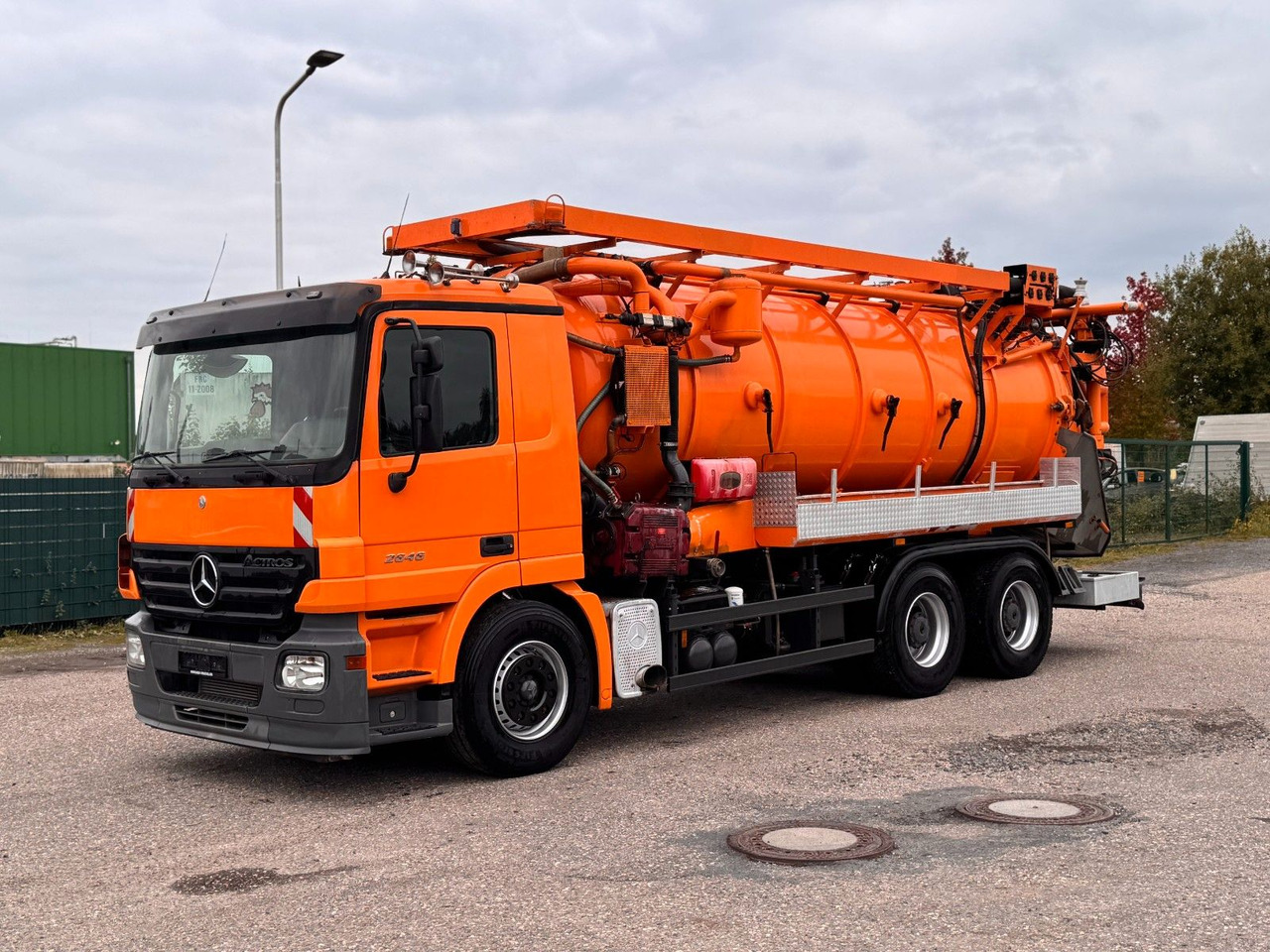 Mercedes-Benz 2646 6X4 Hellmers Saug Druck Spülwagen Retarder - 진공 흡입 트럭 : 사진 1 Mercedes-Benz 2646 6X4 Hellmers Saug Druck Spülwagen Retarder - 진공 흡입 트럭 : 사진 1