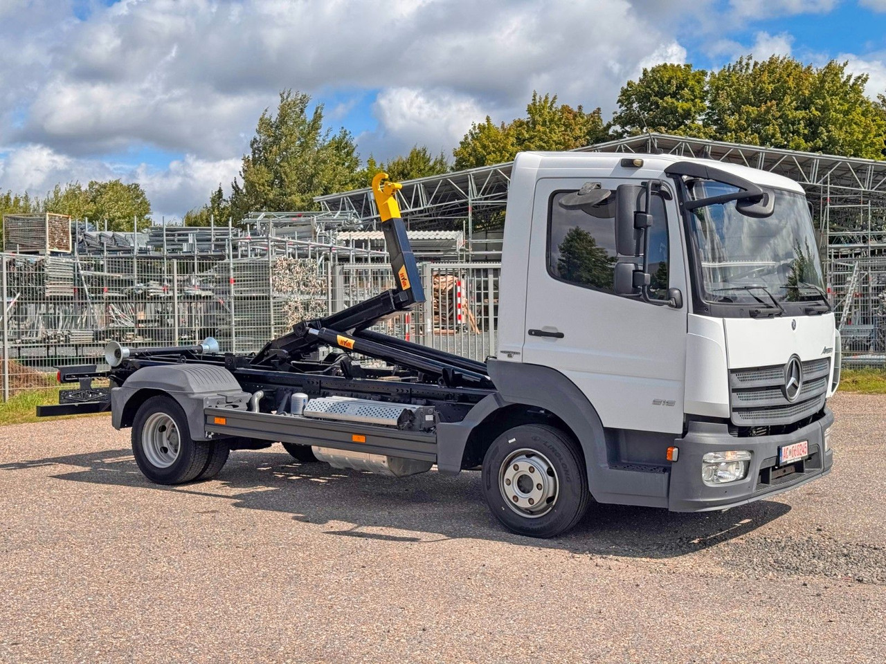Mercedes-Benz 816 4X2 mit neuem Hyva Abroller Funk - 후크 리프트 트럭 : 사진 2 Mercedes-Benz 816 4X2 mit neuem Hyva Abroller Funk - 후크 리프트 트럭 : 사진 2