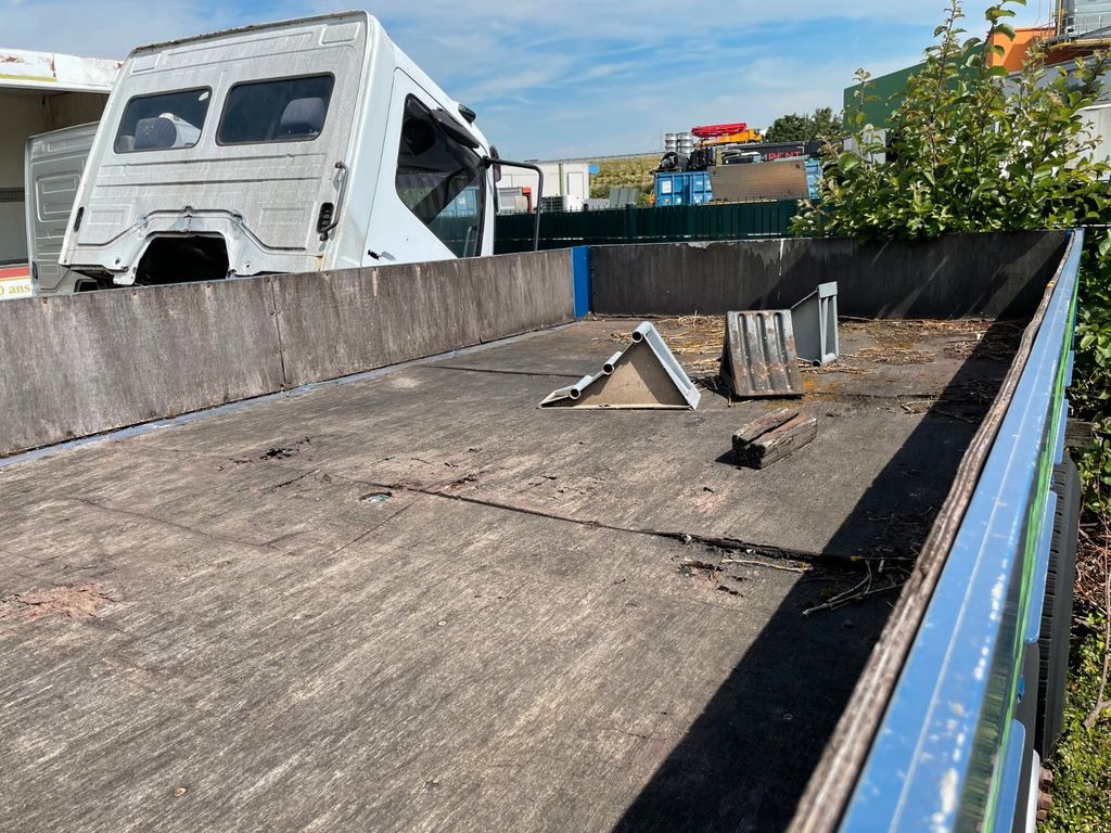 Pritsche lose mit Kransockel Pritsche lose mit Kransockel - 드롭사이드/ 플랫베드 트럭 : 사진 4 Pritsche lose mit Kransockel Pritsche lose mit Kransockel - 드롭사이드/ 플랫베드 트럭 : 사진 4