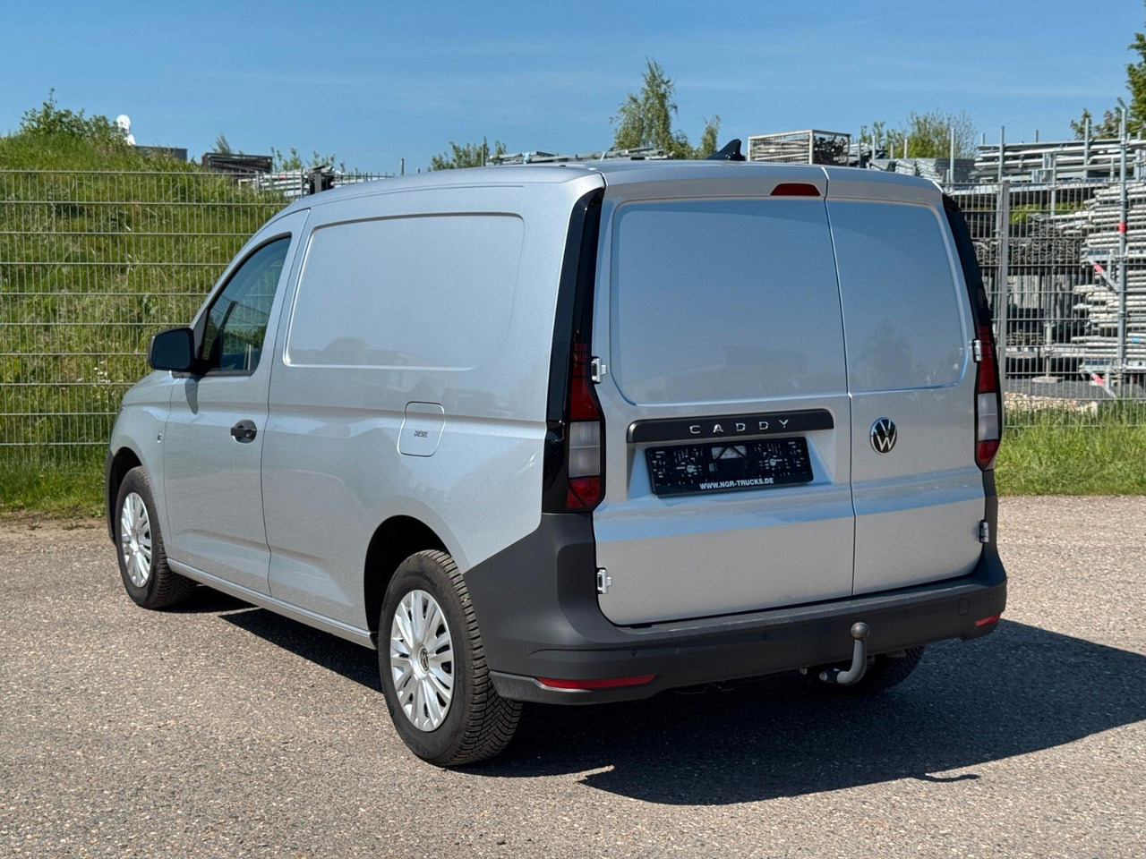 Volkswagen Caddy 4x2 | Klima | AHK | PDC | Spurhalteass. - 승합차 : 사진 3 Volkswagen Caddy 4x2 | Klima | AHK | PDC | Spurhalteass. - 승합차 : 사진 3