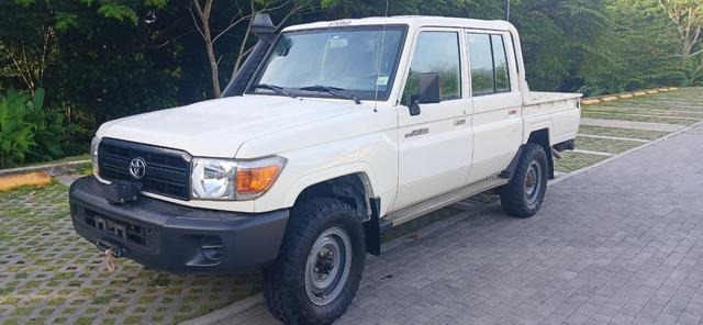 Toyota Land Cruiser HZJ79L - 픽업트럭 : 사진 1 Toyota Land Cruiser HZJ79L - 픽업트럭 : 사진 1