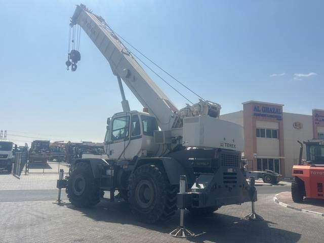 Terex RT555 - 험한 지형 크레인 : 사진 2 Terex RT555 - 험한 지형 크레인 : 사진 2