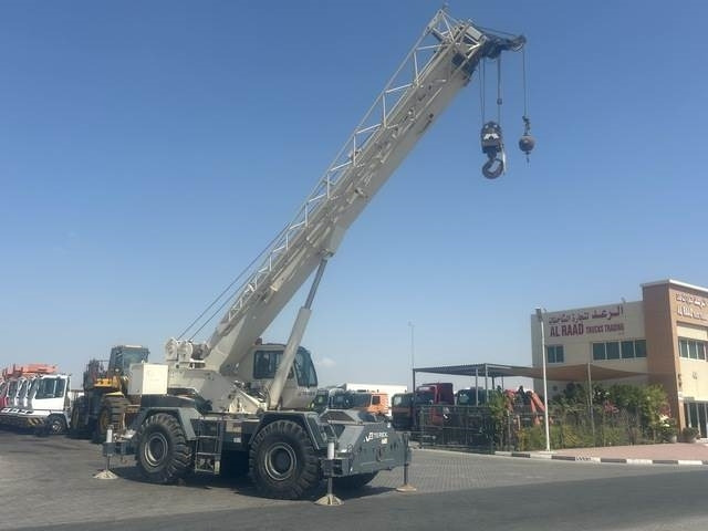 Terex RT555 - 험한 지형 크레인 : 사진 4 Terex RT555 - 험한 지형 크레인 : 사진 4