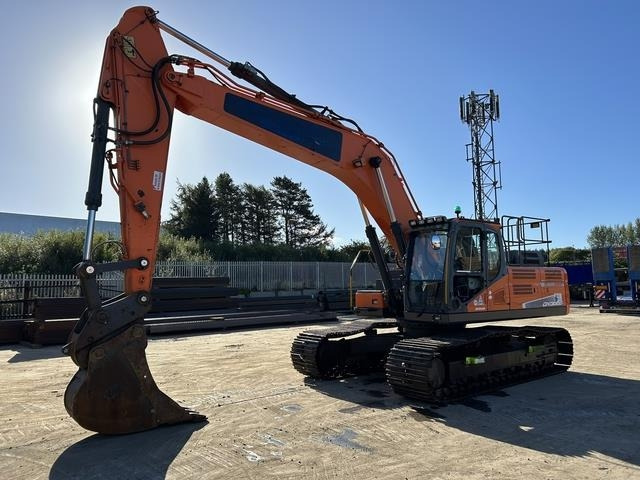 Doosan DX300LC-5 - 크롤러 굴삭기 : 사진 1 Doosan DX300LC-5 - 크롤러 굴삭기 : 사진 1