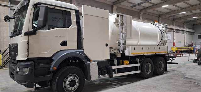 MAN TGS 33.400 Jetter - 진공 흡입 트럭 : 사진 1 MAN TGS 33.400 Jetter - 진공 흡입 트럭 : 사진 1