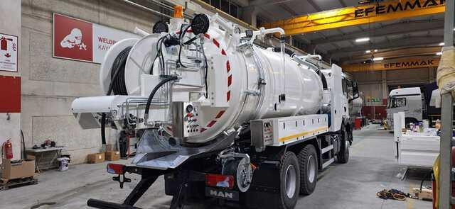 MAN TGS33.400 Jetter - 진공 흡입 트럭 : 사진 3 MAN TGS33.400 Jetter - 진공 흡입 트럭 : 사진 3