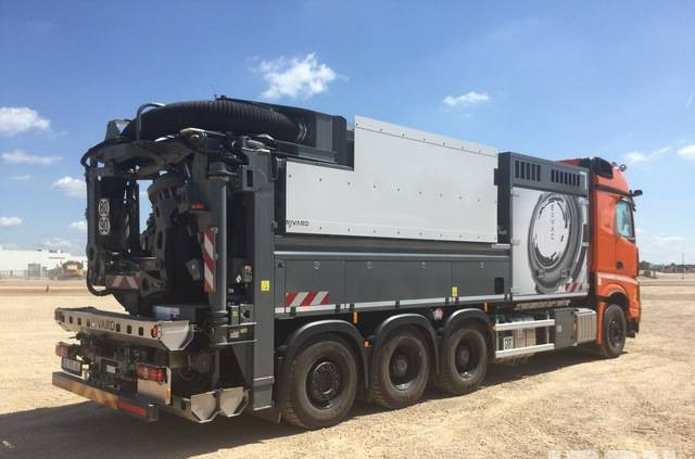 Rivard - Mercedes-Benz EXVAC - Arocs 3253 8x4 - 진공 흡입 트럭 : 사진 3 Rivard - Mercedes-Benz EXVAC - Arocs 3253 8x4 - 진공 흡입 트럭 : 사진 3