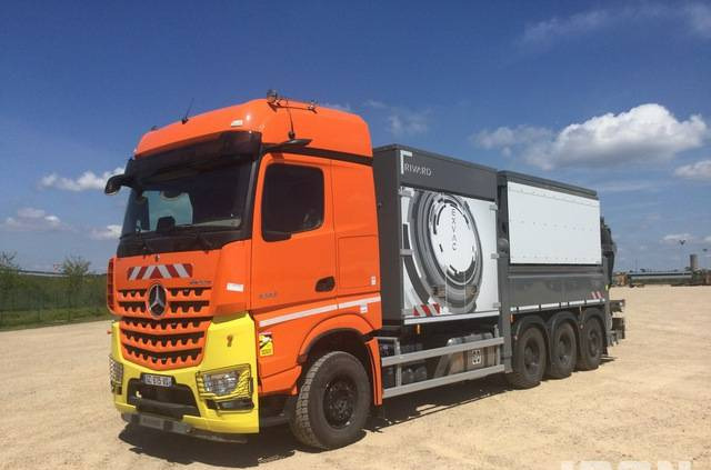 Rivard - Mercedes-Benz EXVAC - Arocs 3253 8x4 - 진공 흡입 트럭 : 사진 1 Rivard - Mercedes-Benz EXVAC - Arocs 3253 8x4 - 진공 흡입 트럭 : 사진 1