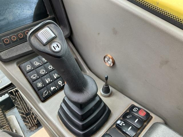 휠 굴삭기 Yanmar B110W : 사진 23