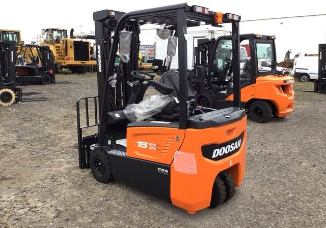 Doosan B15T-7 PLUS - 전기 지게차 : 사진 2 Doosan B15T-7 PLUS - 전기 지게차 : 사진 2