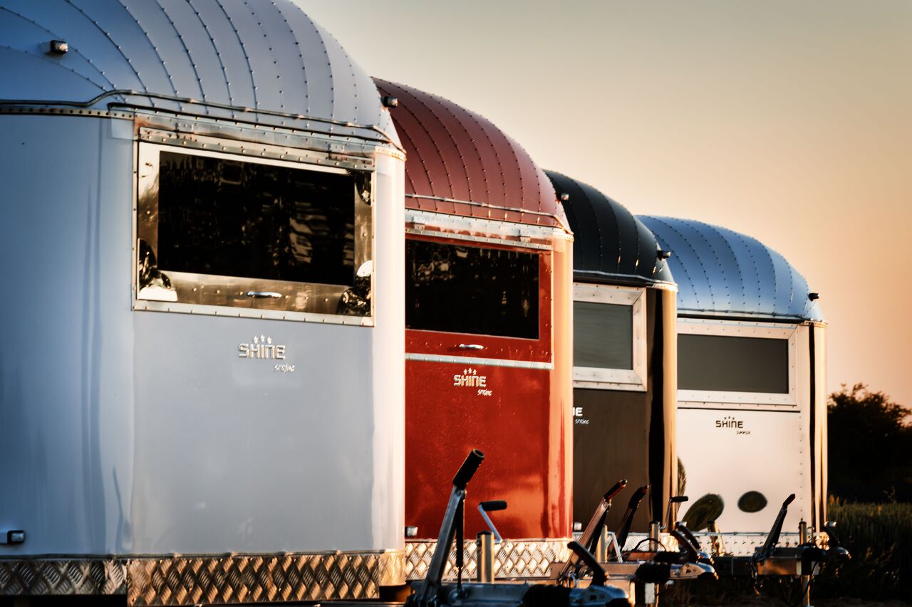 SHINE Spring RED - 자판기 트레일러 : 사진 2 SHINE Spring RED - 자판기 트레일러 : 사진 2