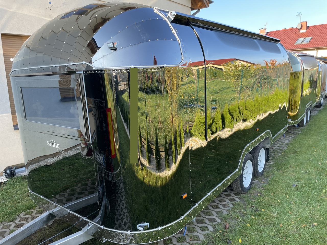 SHINE Summer S BLACK - 자판기 트레일러 : 사진 1 SHINE Summer S BLACK - 자판기 트레일러 : 사진 1